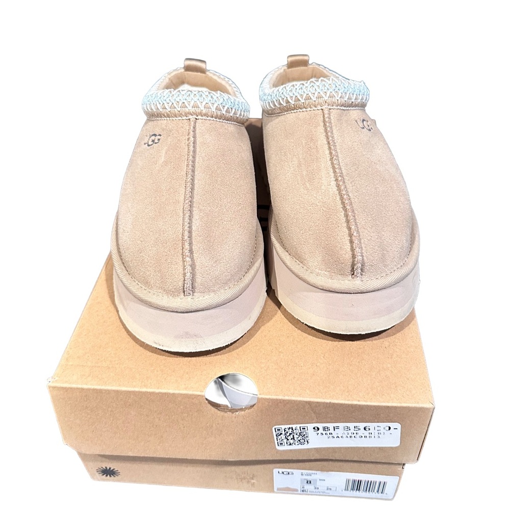 UGG Women’s TAZZ Slippers, Sand, Size 8